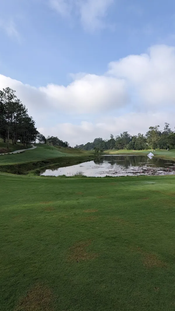 The 1st golf course in VN: Dalat Palace (other name: Doi Cu) | Quan_Nguyen