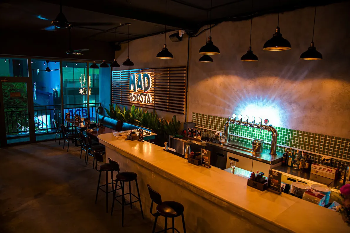 MAD ROOSTA | Burgers & Grill - all