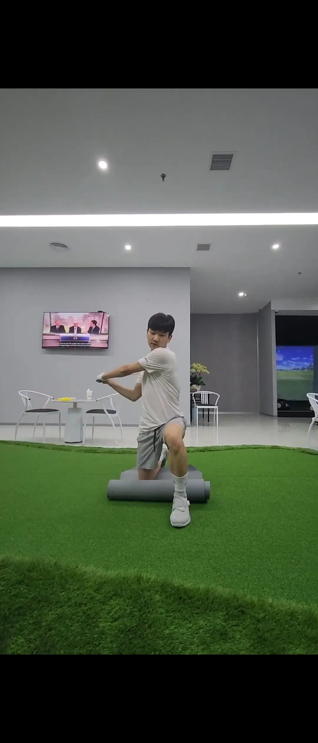 One-point golf lesson by professional Choi Ryeong, specializing in women and juniors, swing correction tailored to my body - 3