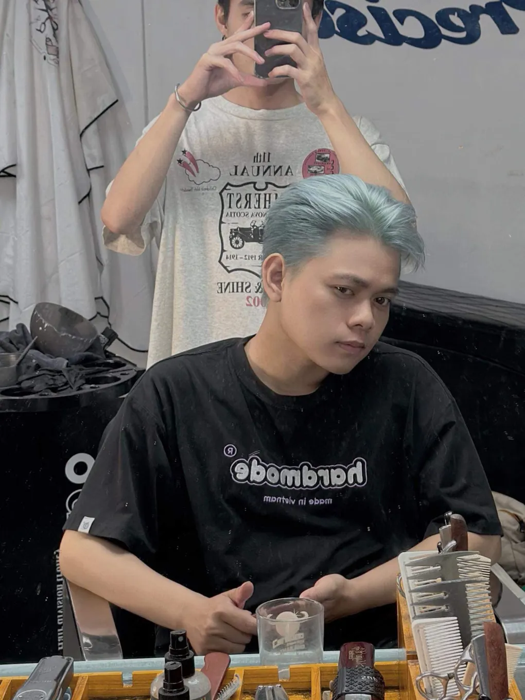 Professional men's haircut service in District 2 – AyeAi Barbershop - 4