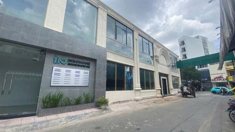 236A Lê Văn Sỹ, Phường Tân Sơn Hoà, TP.HCM
Diện tích 100- 155m2 giá 10$/m2 
Số tầng: 2 (có thang máy, thang bộ thoát hiểm)
Làm việc: T2 – T7 | 7:00 – 18:00
Được phép làm ngoài giờ (thông báo trướ ... | VoThiNgoc