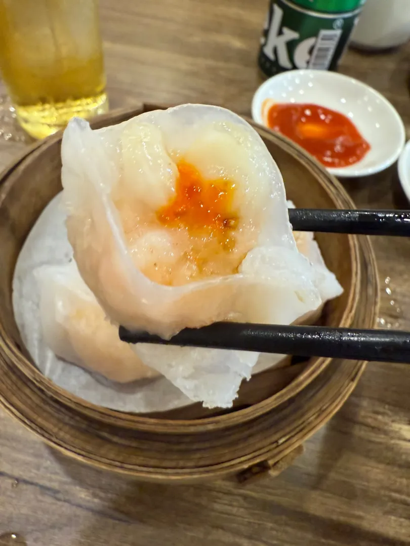 딤섬 생각날 땐? Baoz Dimsum🥟 | 딤섬이 생각나서 지인에게 물어봤더니 5군 Baoz Dimsum 을 추천해줘서 다녀왔습니다. 
점심 시간이 조금 지난 시간 이였는데도 사람이 많았고 5층 전 층이 Baoz Dimsum 이라 놀랐습니다.  

메뉴 종류도 많고 가격도 괜찮아서 베트남식 한식이 좀 질릴 때 딱 좋을 것 같아요. 
음식 나오는 ... | 6ixgo