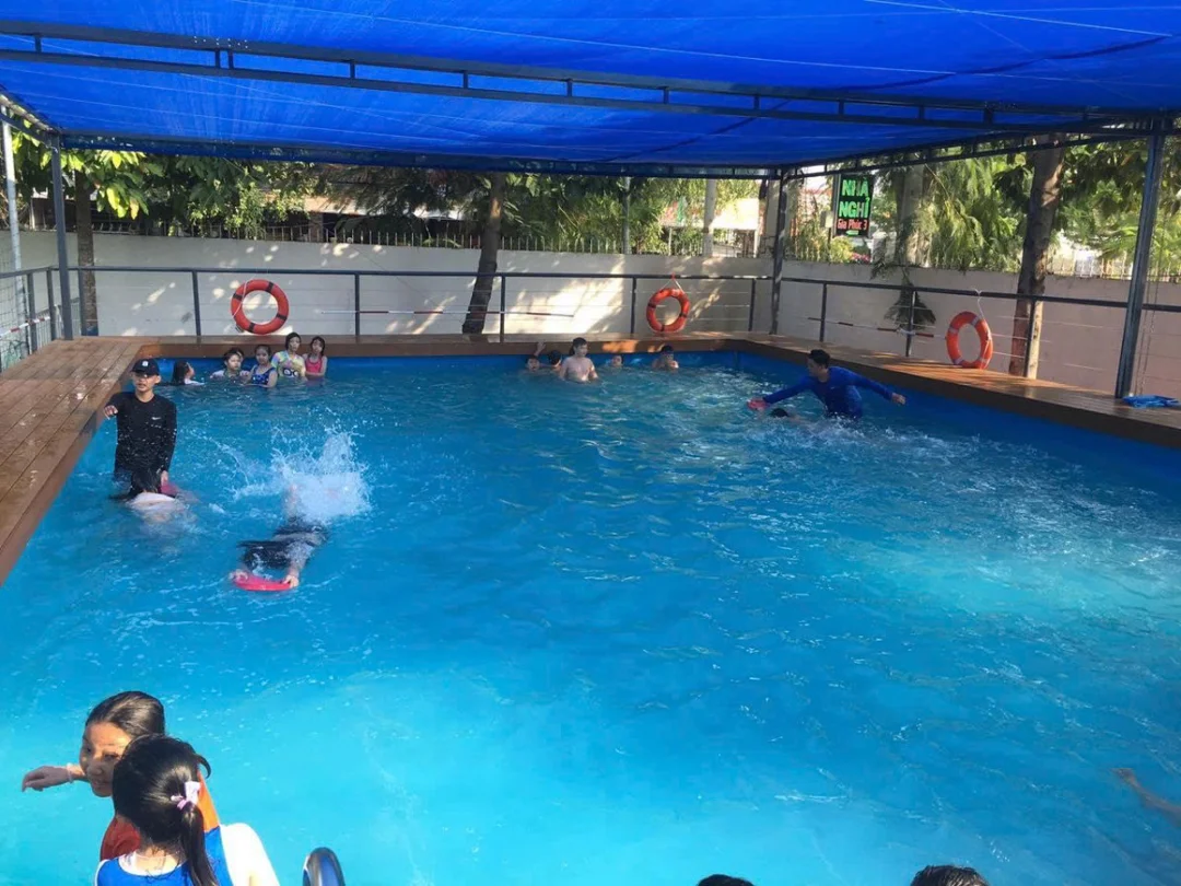 SWIMMING CLASS FOR BEGINNERS - FREE TRIAL SESSION - 1