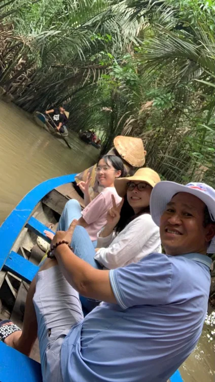 Hướng Dẫn Viên Du Lịch Biết Tiếng Anh – Bạn Đồng Hành Lý Tưởng Cho Mọi Hành Trình