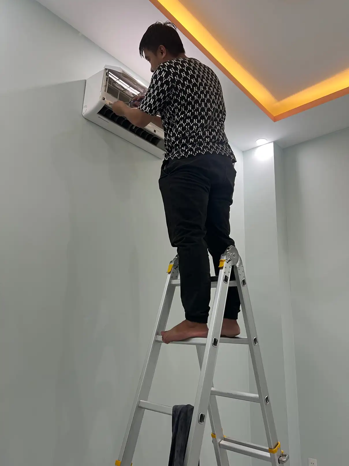 Air Conditioner, Washing Machine, Refrigerator Repair Services