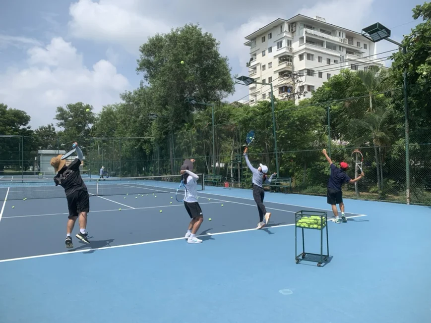 Learn Tennis with Tu Doan - Group learning format  
Forehand, Backhand, Serve, Rally and Score