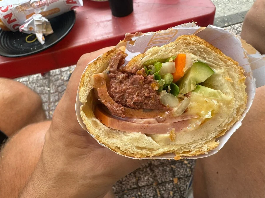 반미 홍 호아 (Banh Mi Hong Hoa) - all