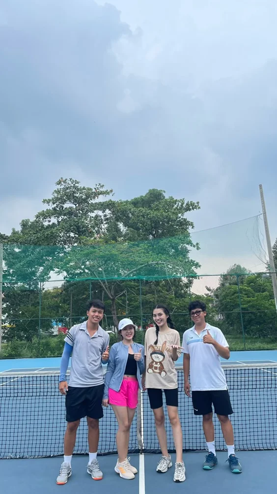 Learn Tennis with Tu Doan - Group learning format  
Forehand, Backhand, Serve, Rally and Score