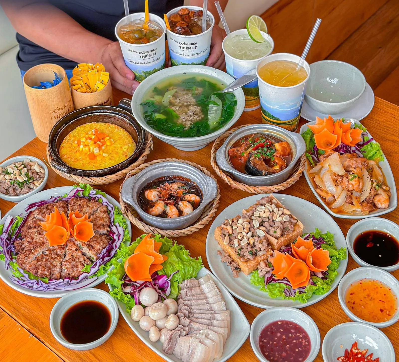 Cơm Niêu Thiên Lý