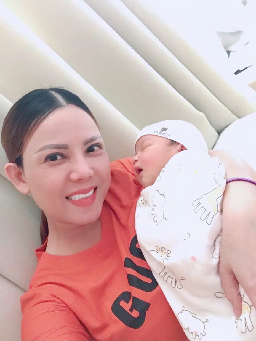 Specialized Infant Caregiver by the Hour – Safe & Dedicated Caregiver Service - 1