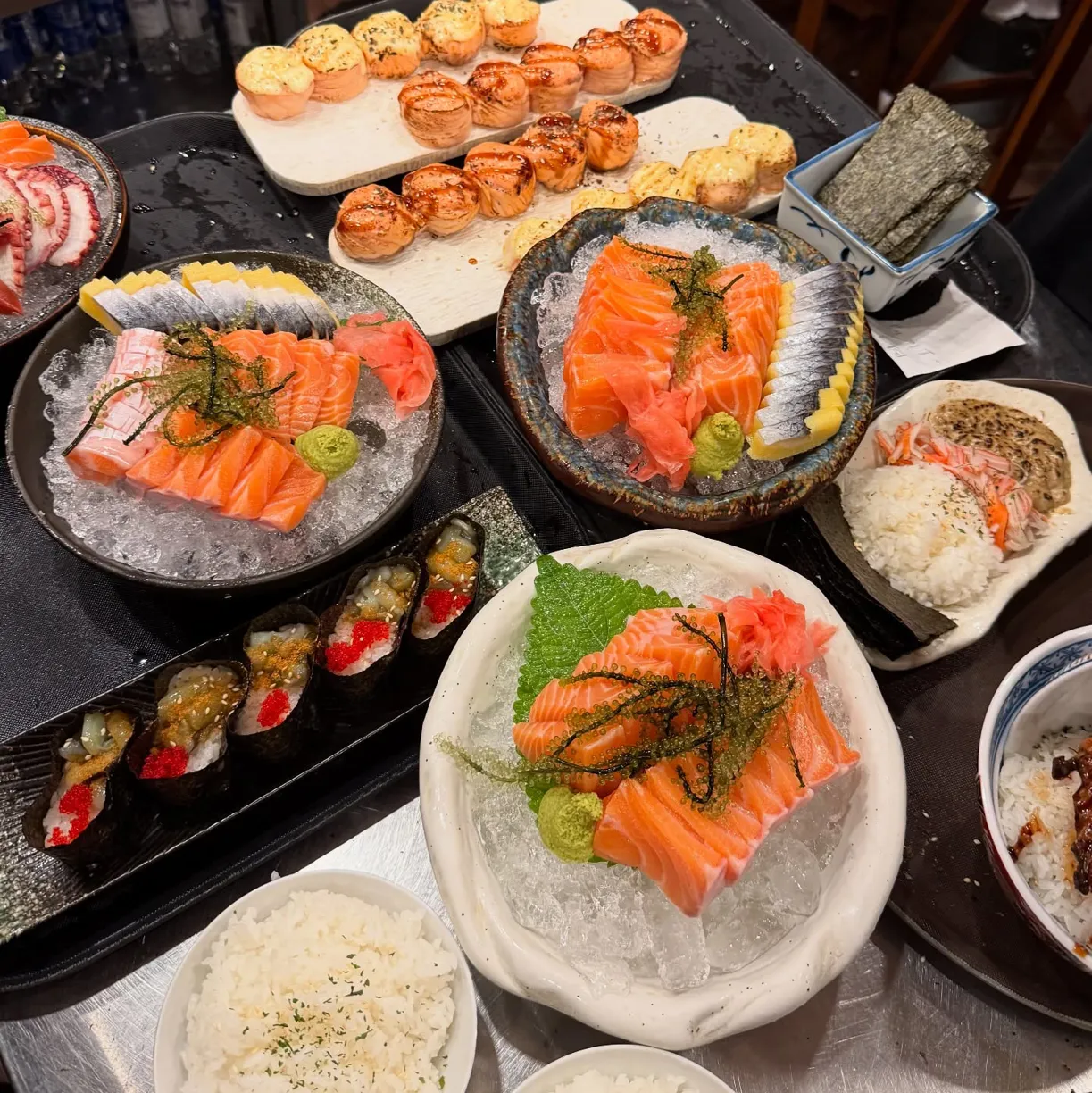 Tròn's kitchen - all