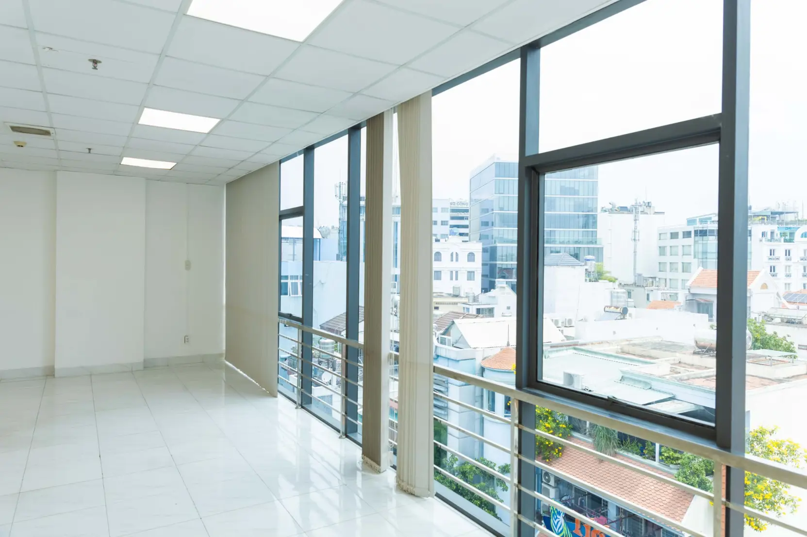 Office for rent 105m2 in Tan Son Nhat airport area - Best price in the area