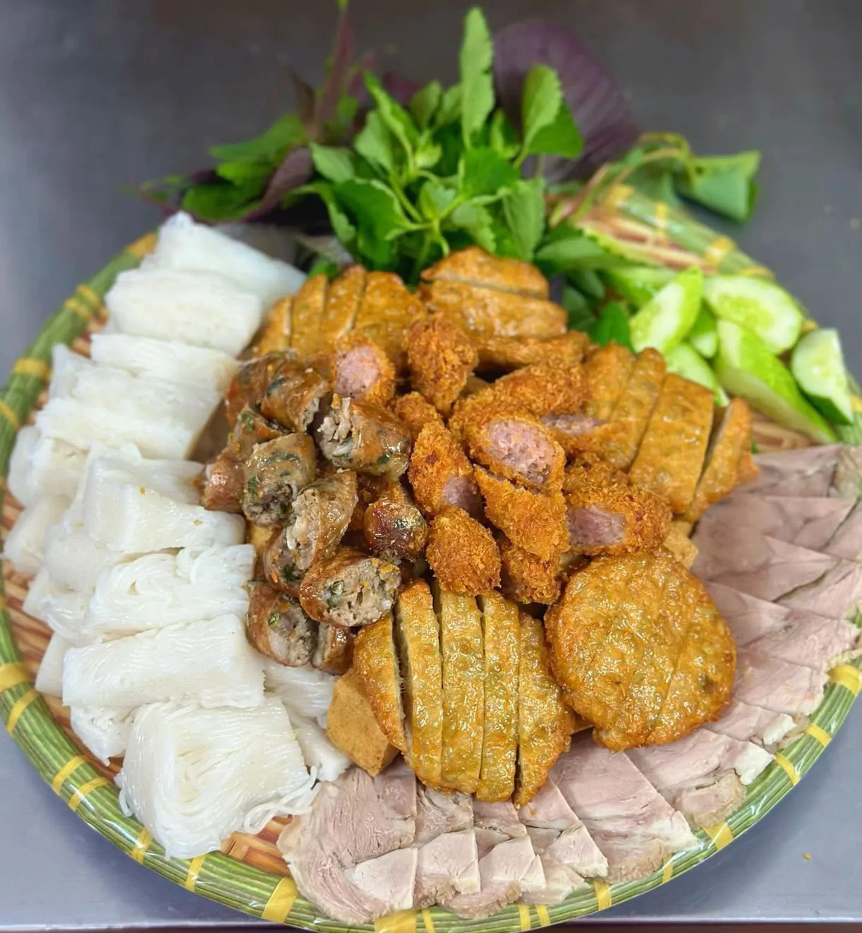 분더우 Chi Pheo 식당 (빈탄 지점) - all