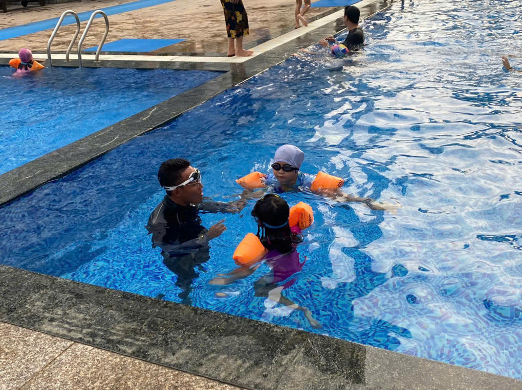 Home swimming lessons