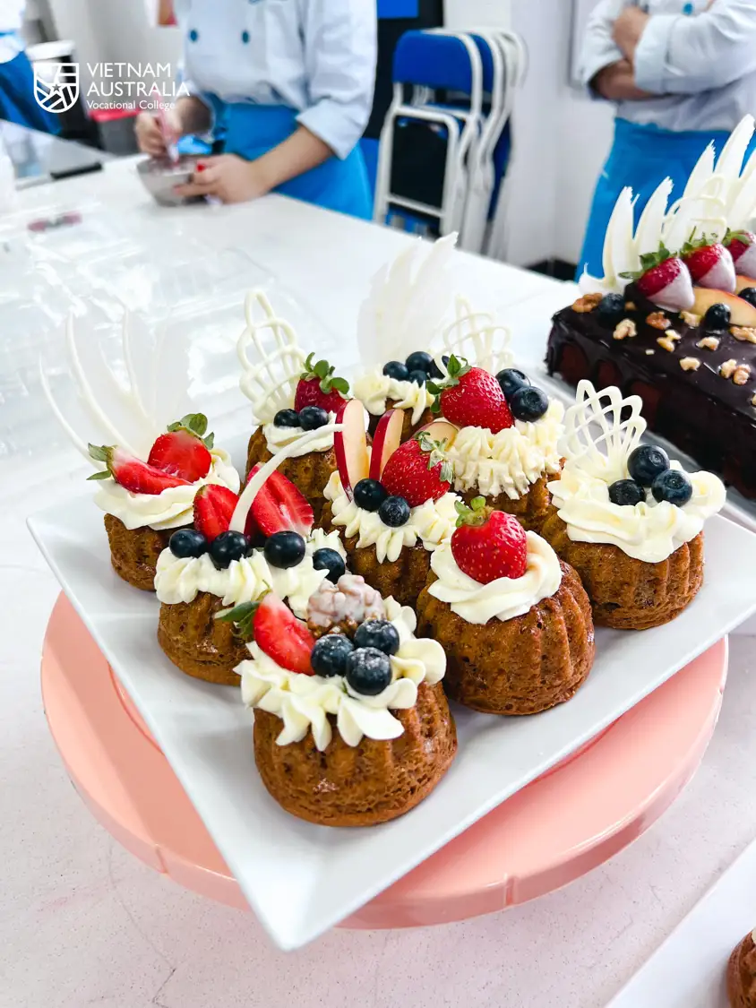 Exploring the sweet world: A comprehensive baking classes