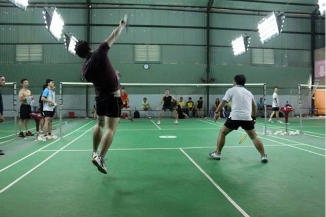 BADMINTON CLASS AFTER WORK - STRESS RELIEF AFTER 8 HOURS OF TENSE WORK - 2