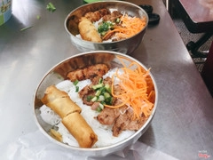 339 Vietnamese Grilled Pork Noodle - all