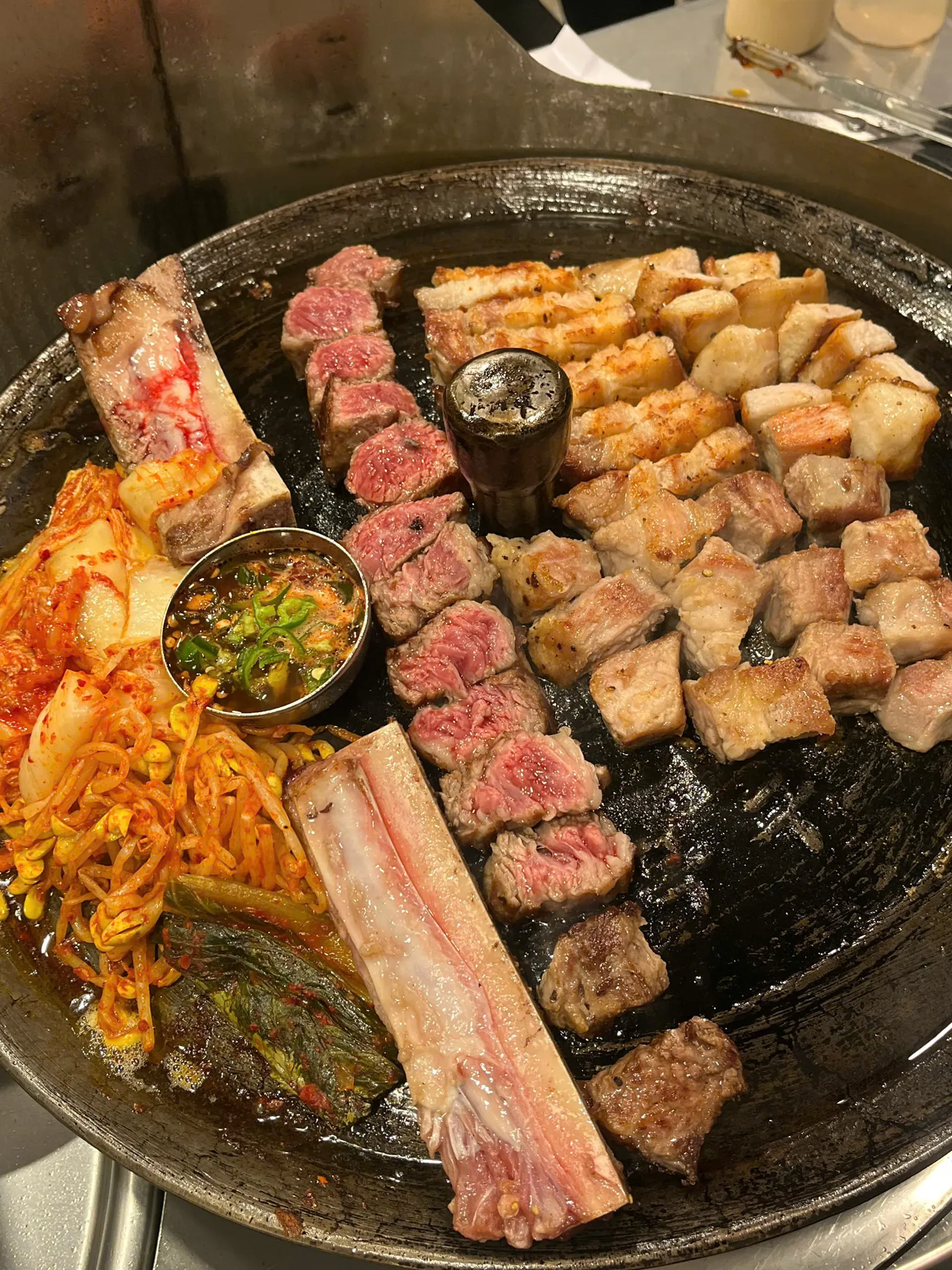 Moggumung Hồ Chí Minh - all