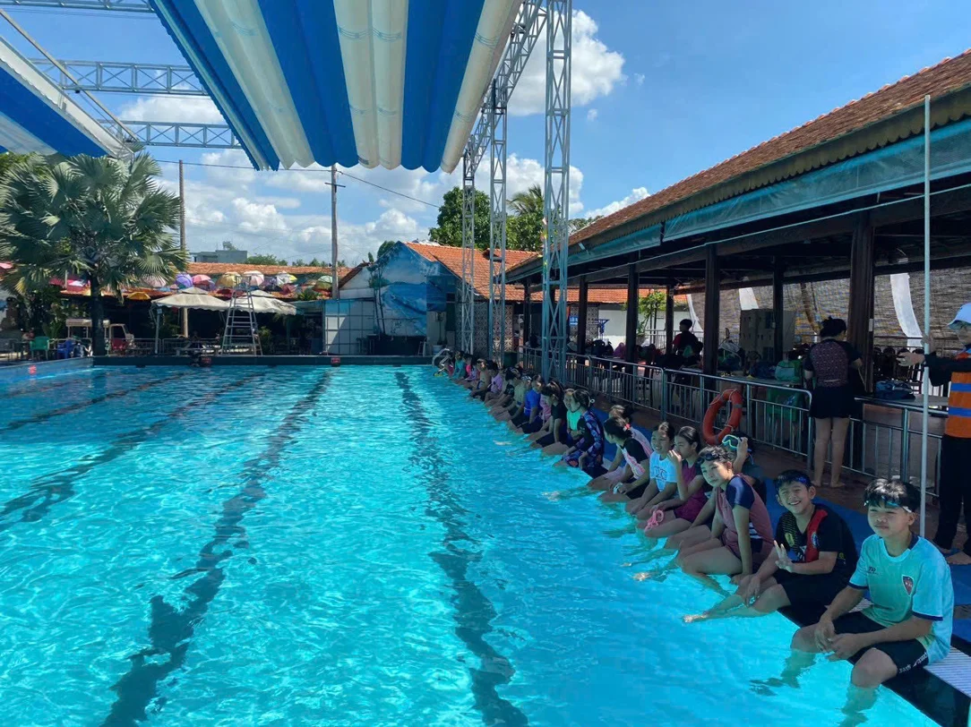 1:1 Intensive Swim Training with Coach Liêm – Safe, Dedicated, and Professional