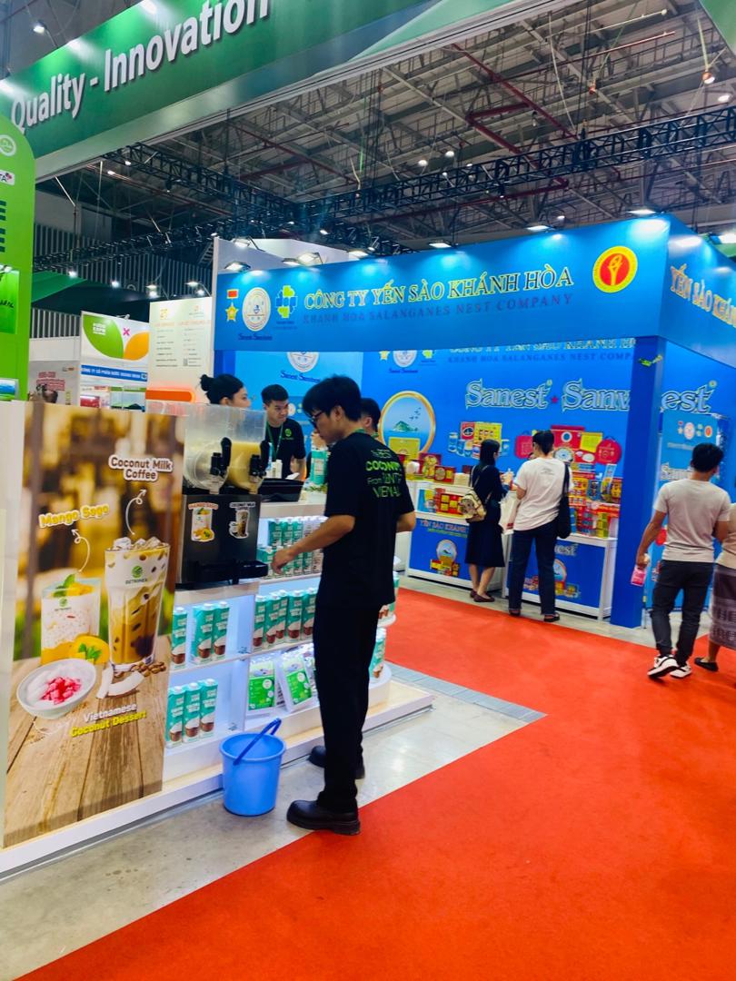 Vietnam Foodtech 2024 전시회 방문 후기 💯💯

오늘, Vietnam Foodtech 2024 전시회에 다녀왔습니다!
호치민시에서 열린 이번 전시회는 최신 식품 기술과 혁신적인 트렌드를 한눈에 볼 수 있는 자리였는데요,
많은 기업들이 참가해 우수한 기술과 제품을 소개하며 활발한 교류를 이어가는 모습이 인상적이었고, 
특히 다양한 ... | 6ixgo