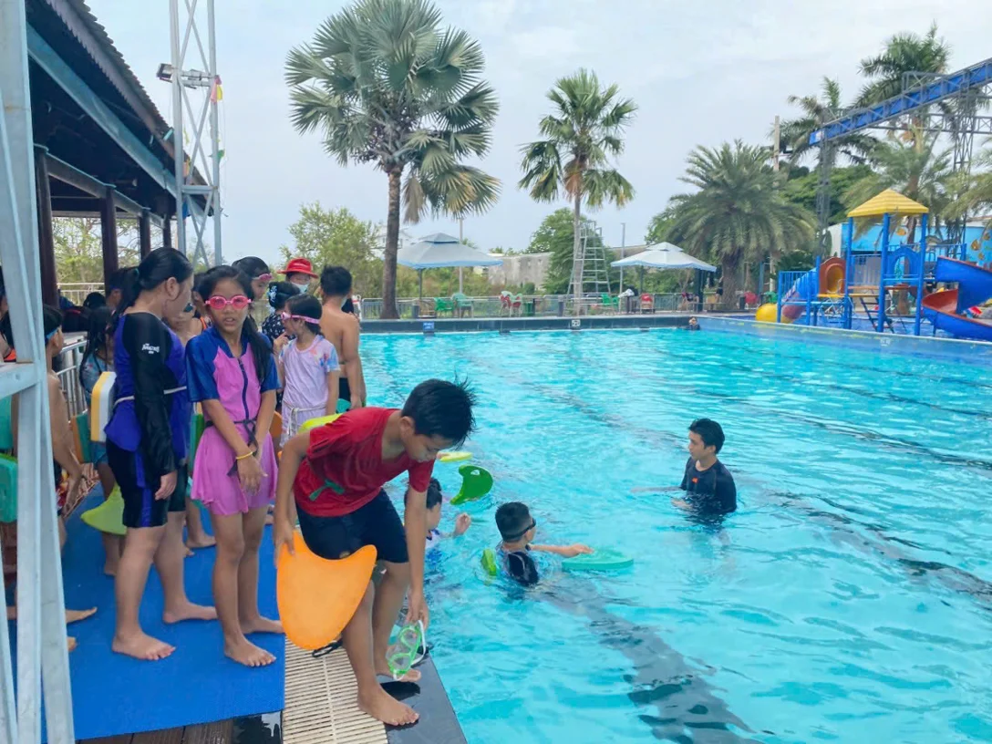 1:1 Intensive Swim Training with Coach Liêm – Safe, Dedicated, and Professional