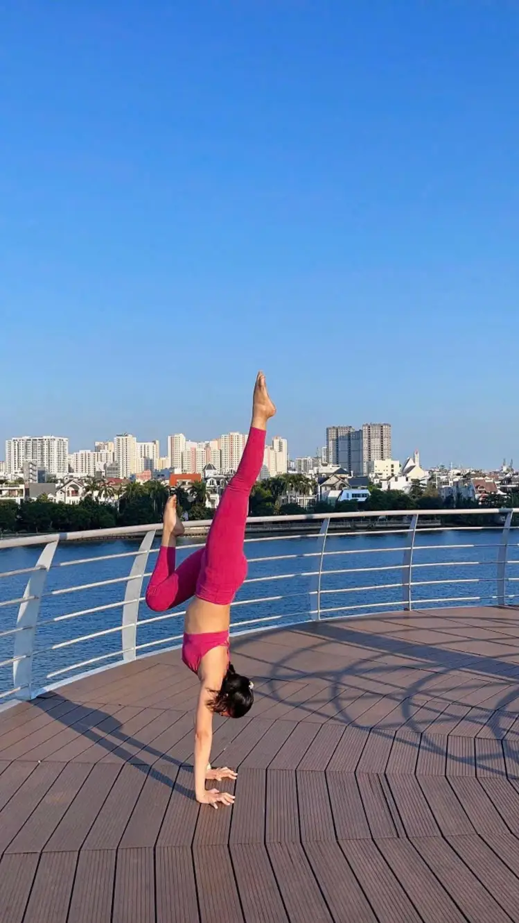 LỚP YOGA TRỊ LIỆU GIẢM ĐAU THẮT LƯNG CỔ VAI GÁY