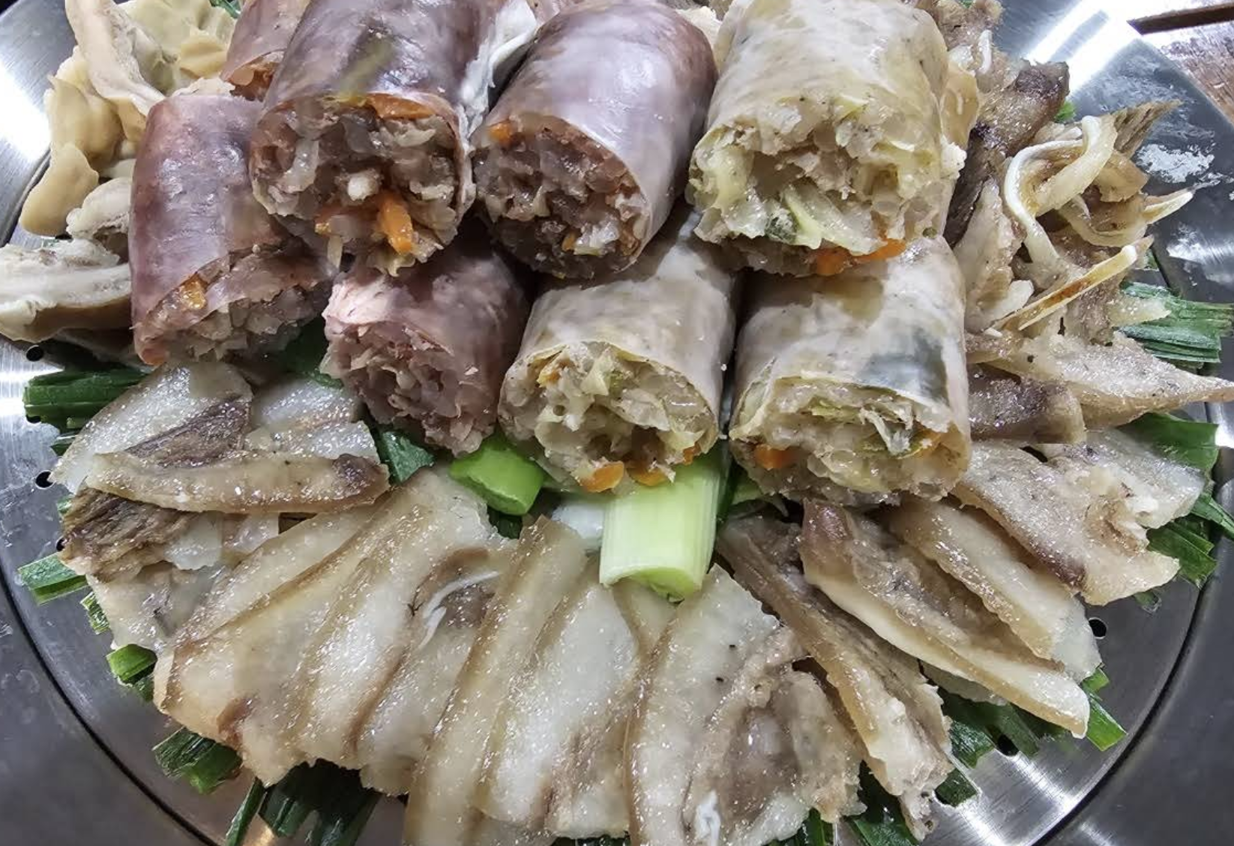 코타키나발루, 한국식당 "순대생각" - Soondae Korean Restaurant (순대생각) | 코타키나발루 여행 중,
한 번쯤은 생각나는 따끈한 국물과 정겨운 한식.

오늘은 코타키나발루 현지 교민들 사이에서도 입소문 난
한국 식당 "순대생각" 을 소개할게요!

1. 여행 중 찾은 작은 한국, 순대생각
코타키나발루 시내권에 위치한 "순대생각 ... | SPRING