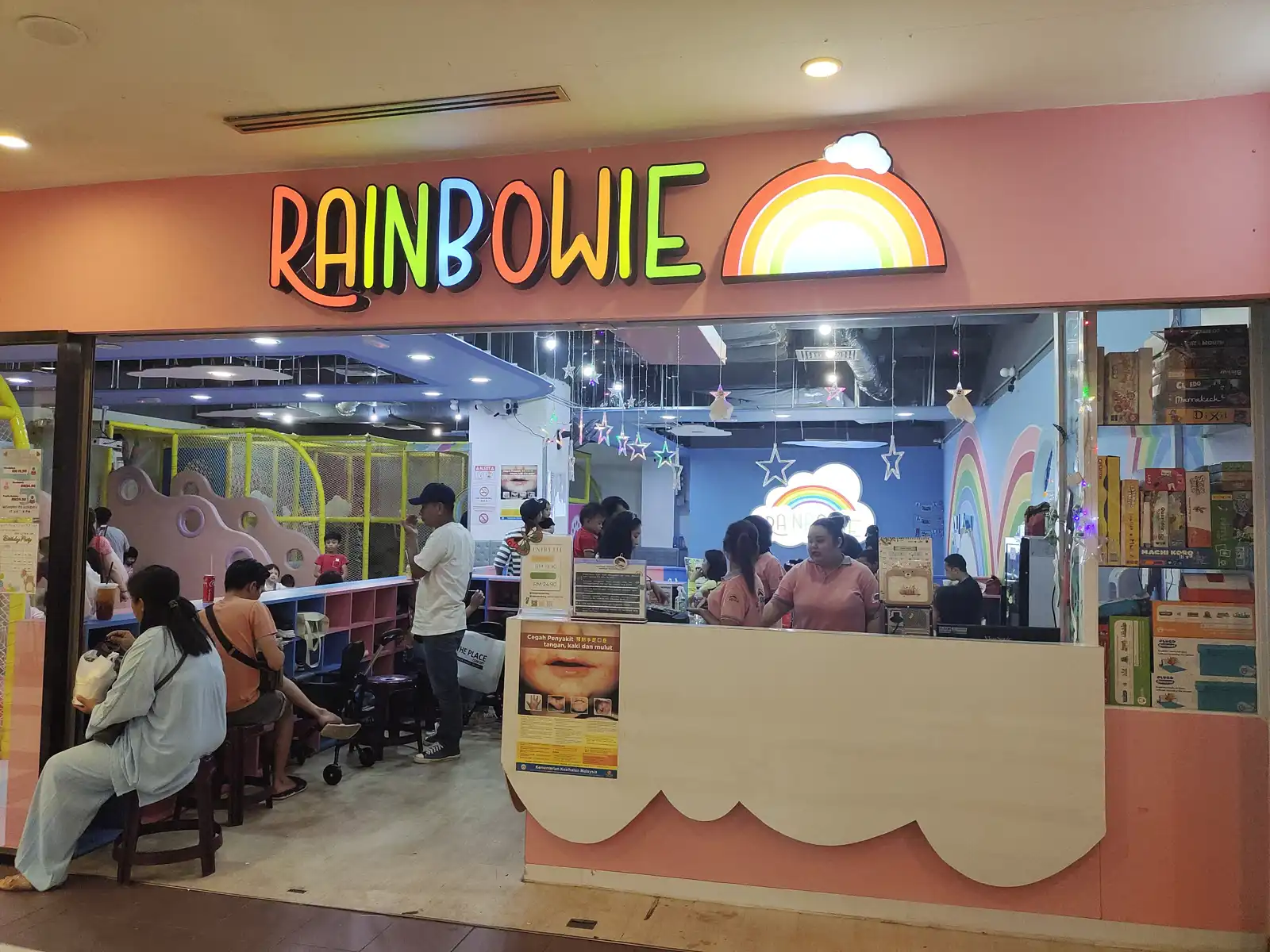 Rainbowie Indoor Playground
