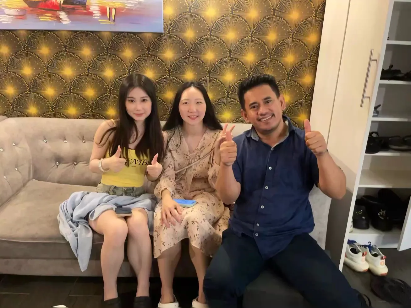 뉴 보르네오 가족 발 마사지